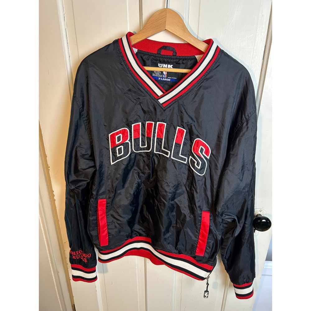UNK NBA Chicago Bulls Black Red V-Neck Pullover Windbreaker Jacket Mens XL